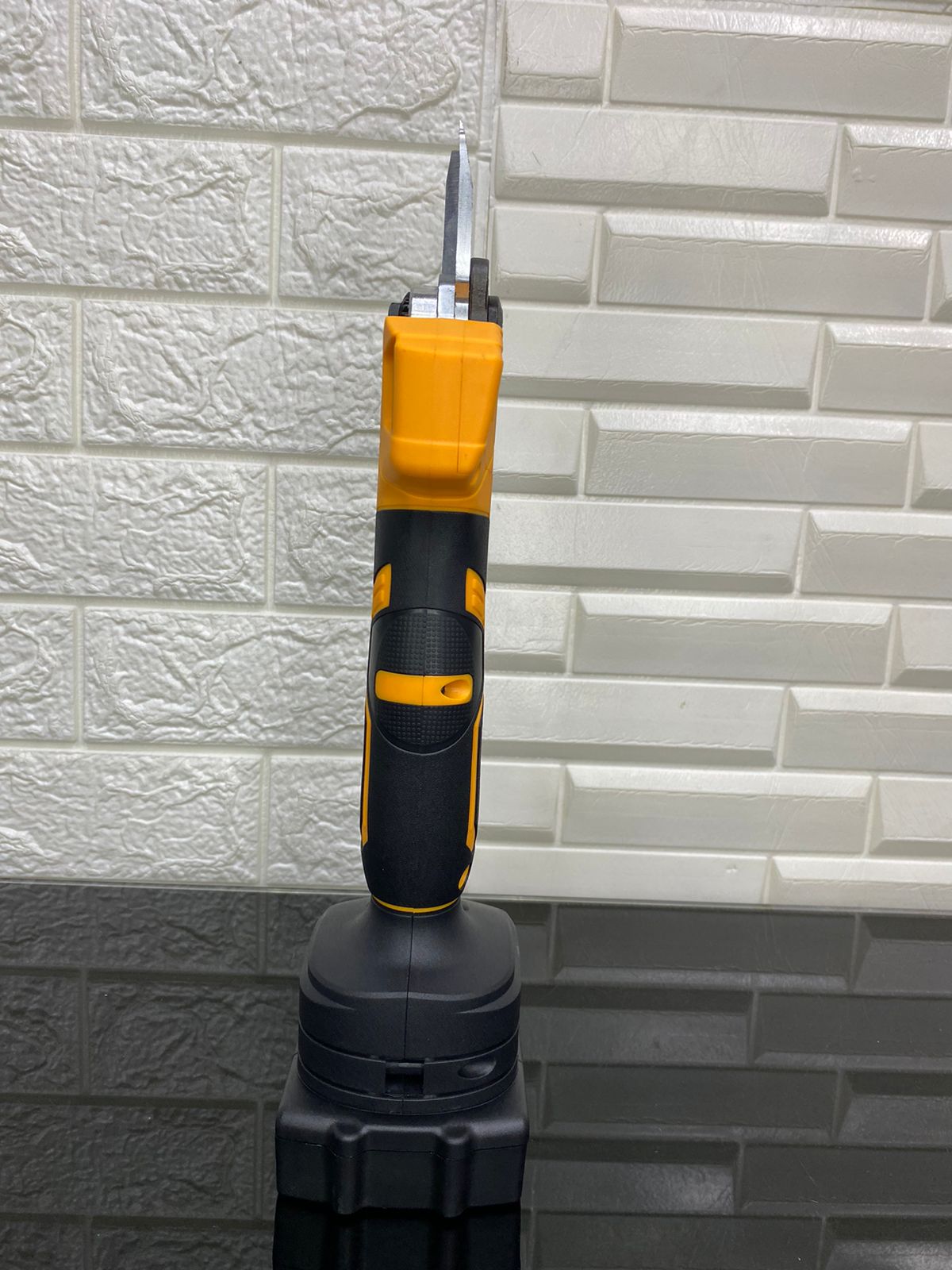 TIJERA PODADORA INALAMBRICA DEWALT